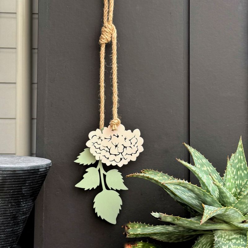 NZ Motther's Day Gift online.  Unqieu gift for Mum.  Free Gift wrap and ships worldwide.  LisaSarah Steel Designs NZ