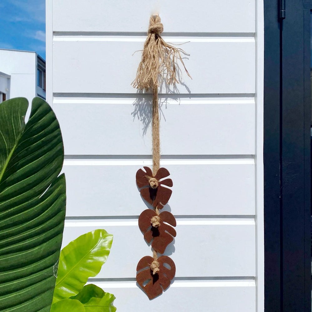 Tiny vintage monstera wall hanging.  Add that tropical touch to your backyard space.  NZ outdoor garden art