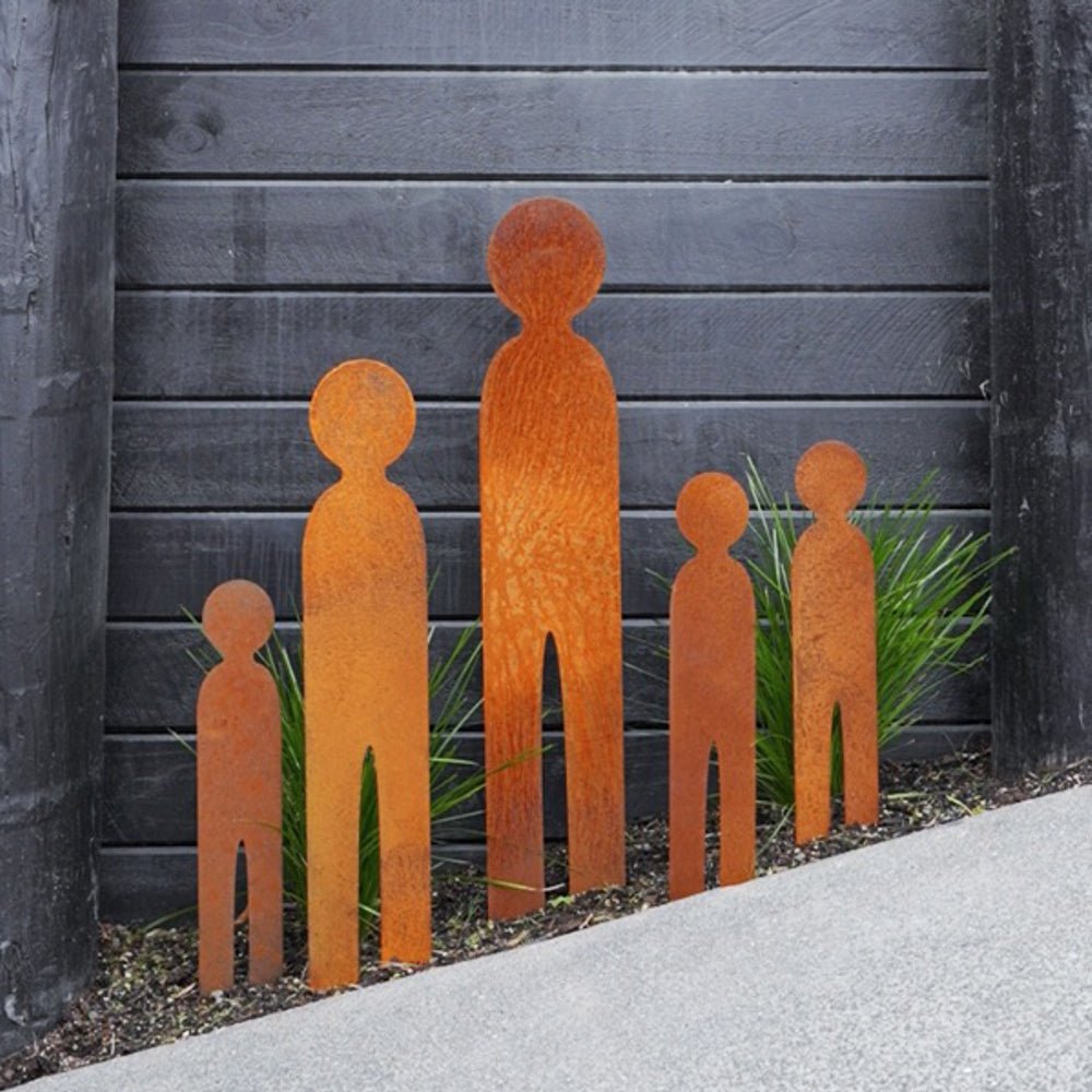 Metal Garden Art NZ. Family metal art figures, outdoor stakes with 3 children. 