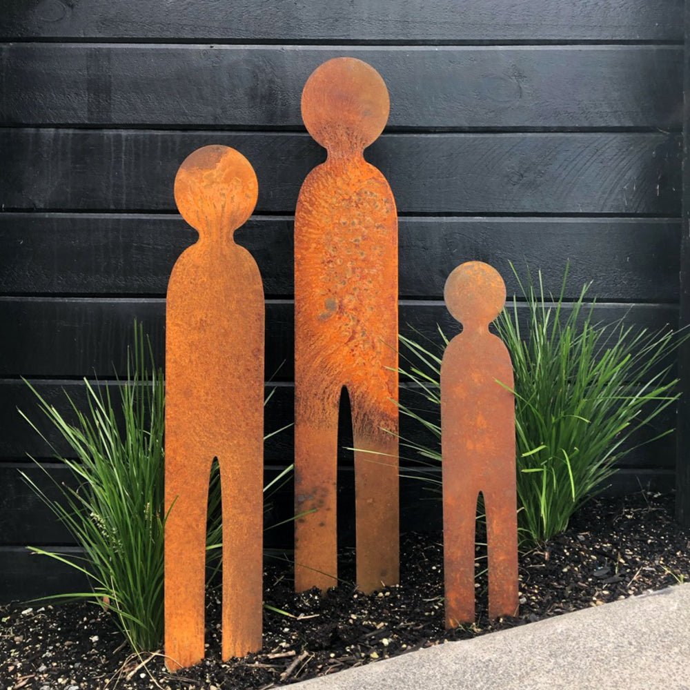 Metal Garden Art NZ. Family metal art figures, outdoor stakes with 3 children. 