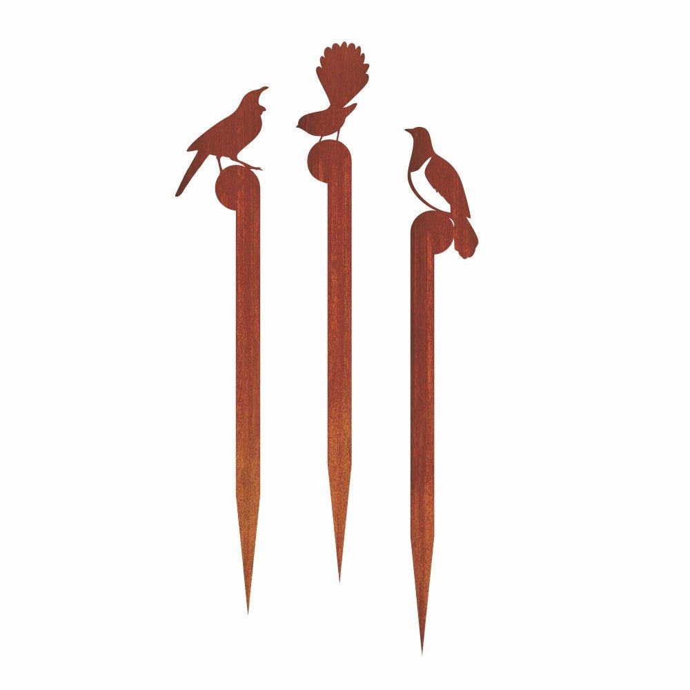 New Large corten steel bird sculptures for your garden, fantail, kereru and tui.  Lisa's NZ native birds will add that finished touch to your garden. 