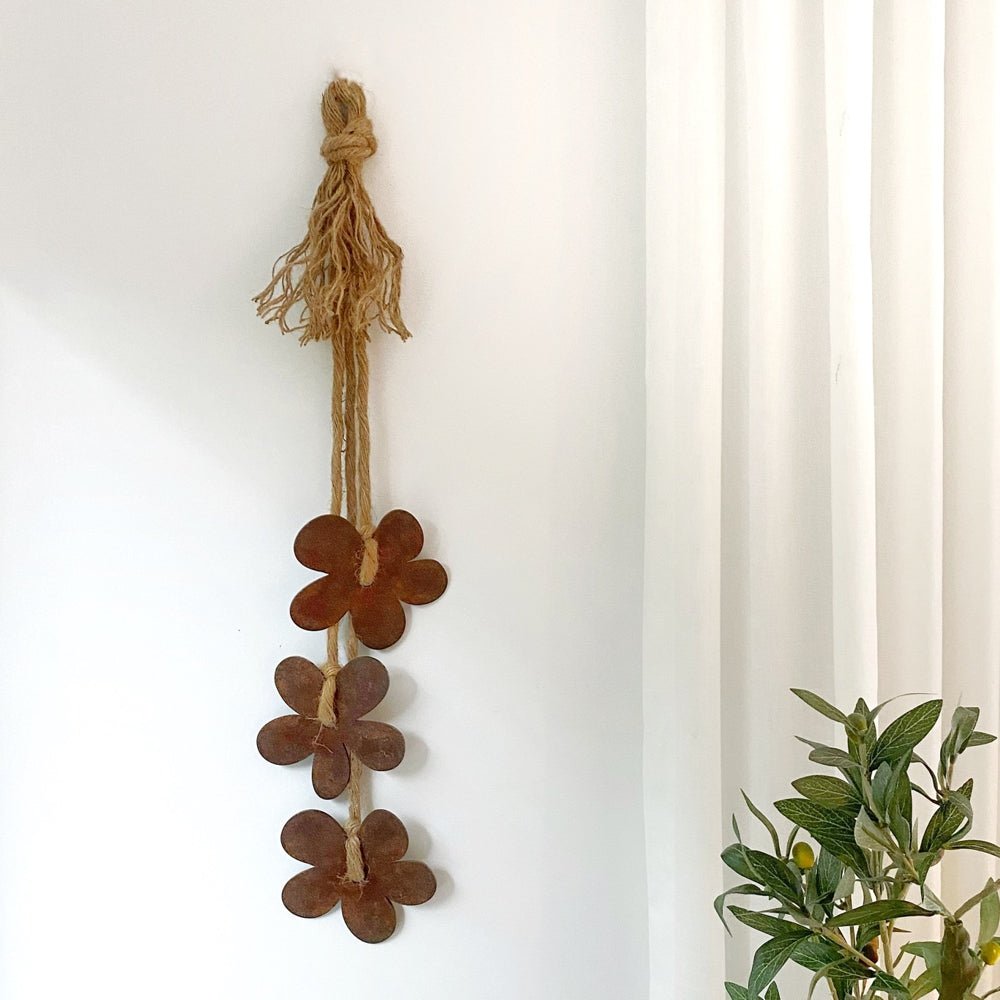 Corten Steel daisy wall hanging. floral wall decor NZ made. LisaSarah